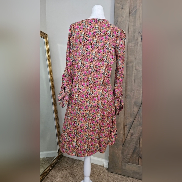 LOBAS Ditsy Floral Boho Flowy Shift Long Sleeve Mini Dress. Pink Multi. Size Med - Picture 14 of 14